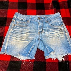 American Eagle size 4 super super stretch shorts